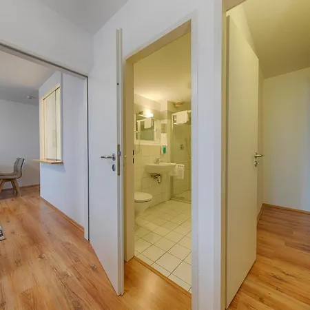41 Executive Mit Flußblick *